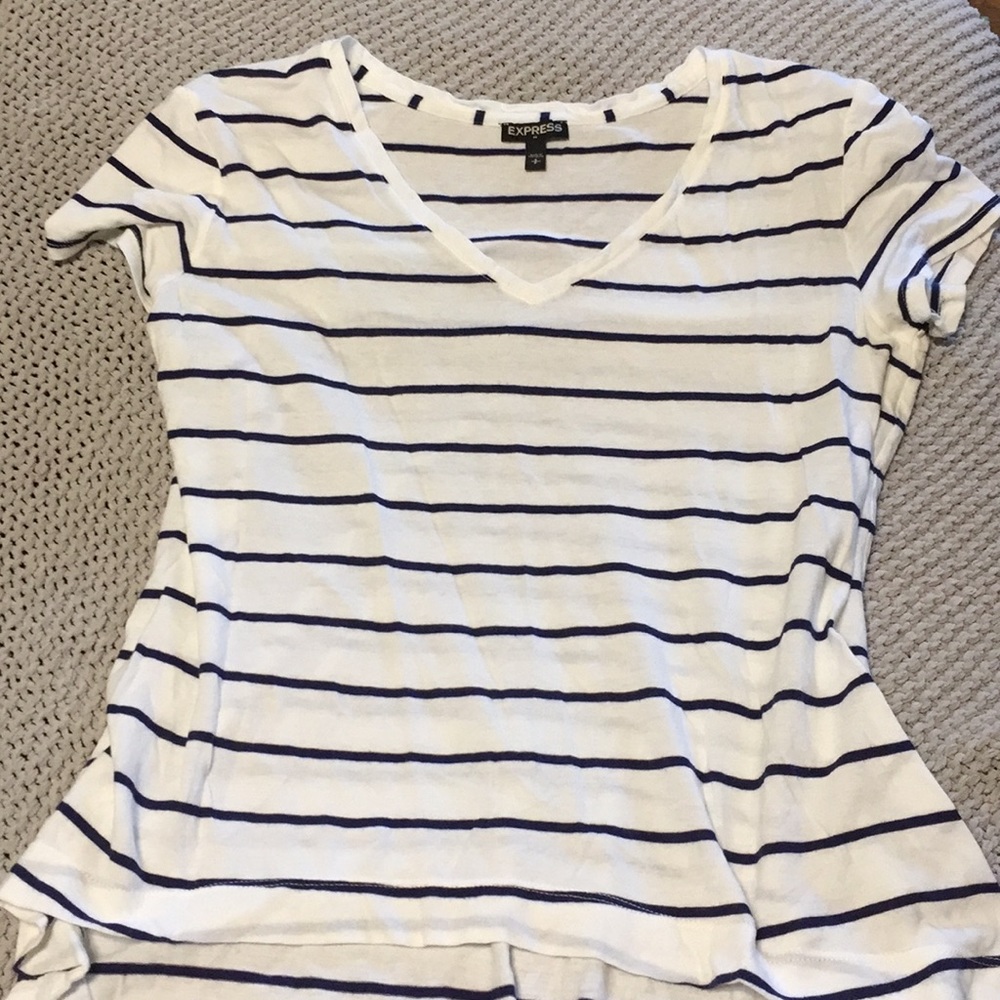 Women’s hi-low T-shirt, size small. White/Navy.